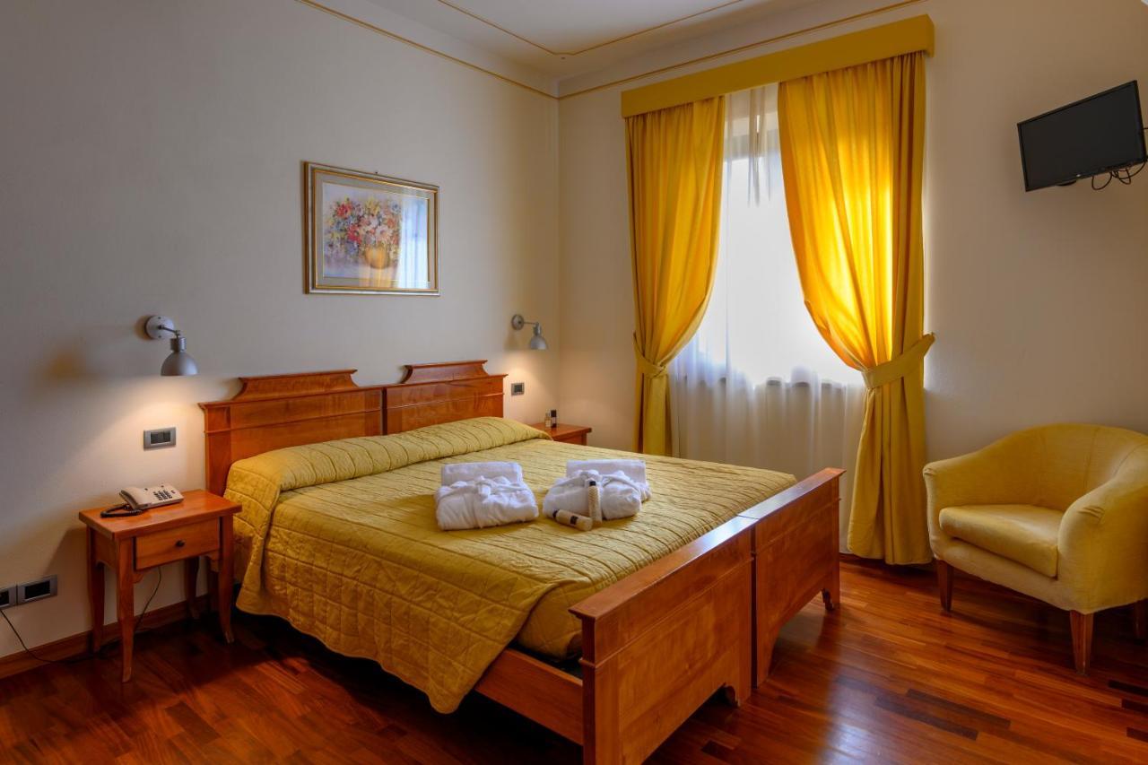 Hotel Rutiliano 피엔자 외부 사진