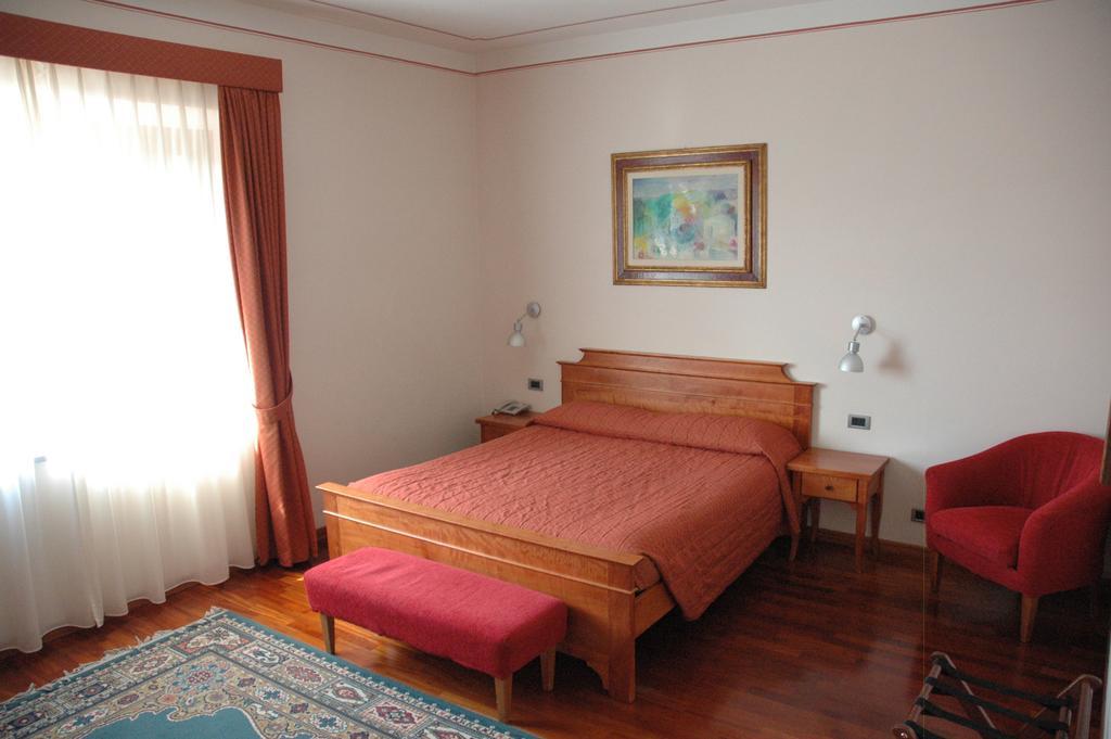 Hotel Rutiliano 피엔자 외부 사진